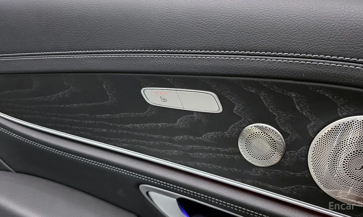 Фото 19 - Mercedes-Benz E-Class