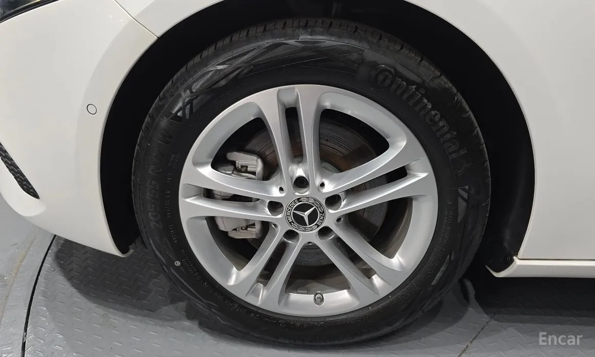 Фото 5 - Mercedes-Benz A-Class