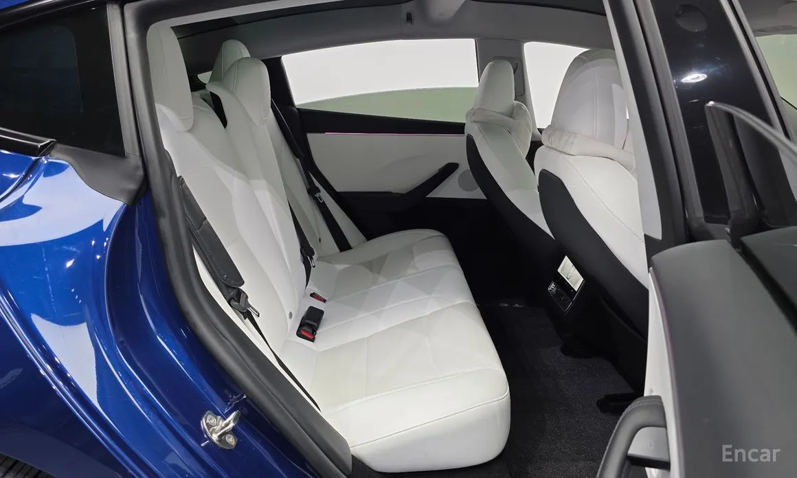 Фото 12 - Tesla Model 3