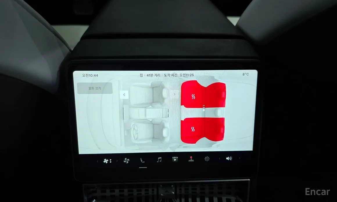 Фото 18 - Tesla Model 3