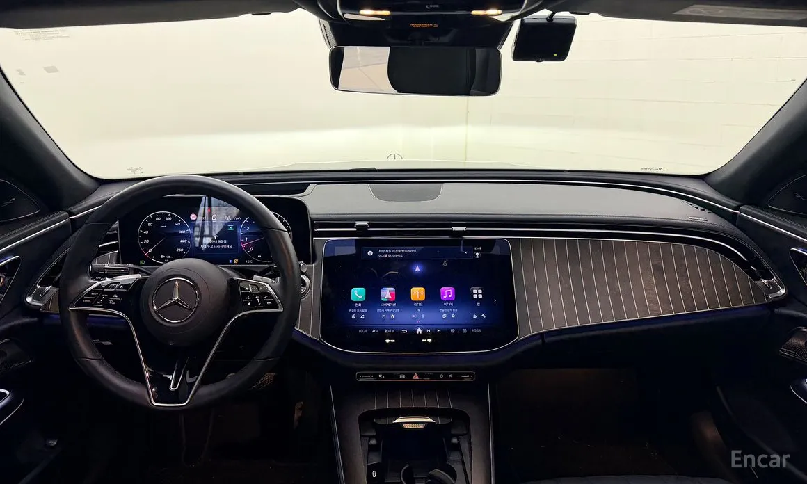 Фото 16 - Mercedes-Benz E-Class