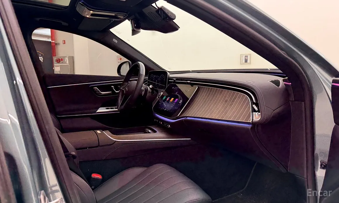 Фото 17 - Mercedes-Benz E-Class