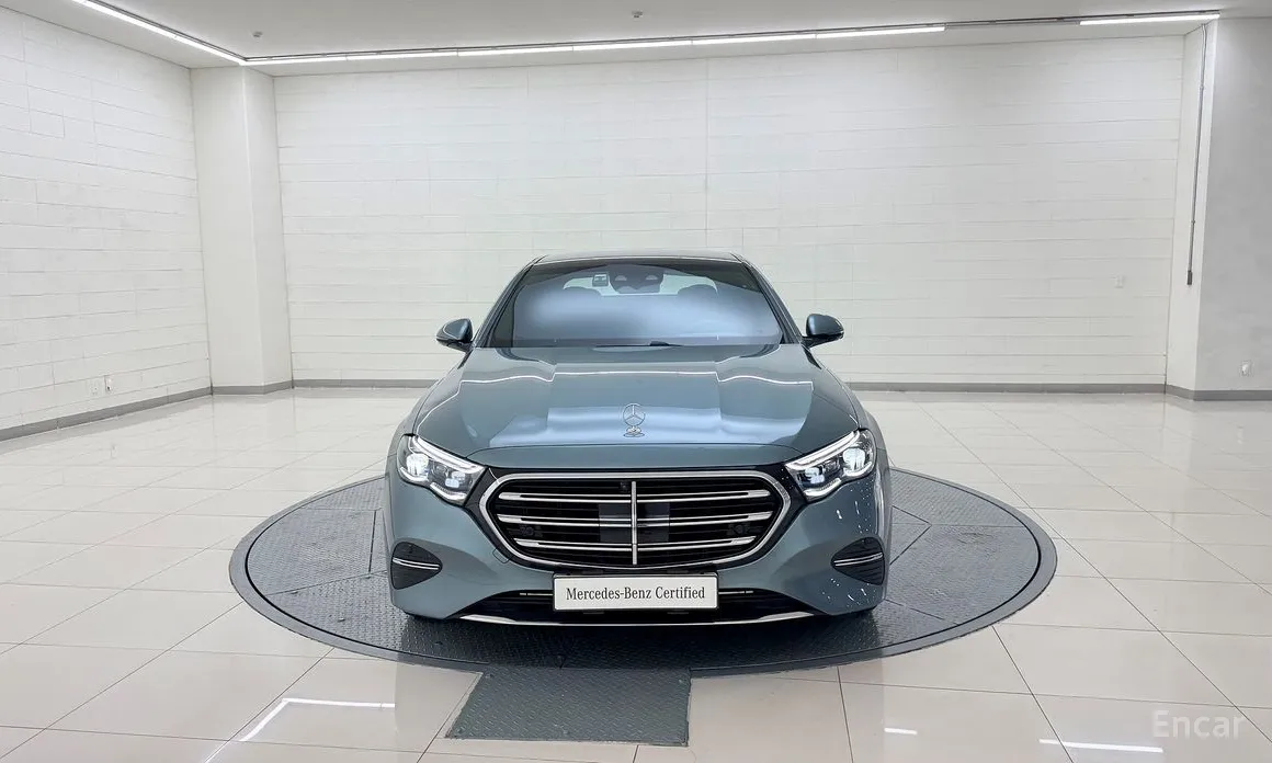 Фото 8 - Mercedes-Benz E-Class