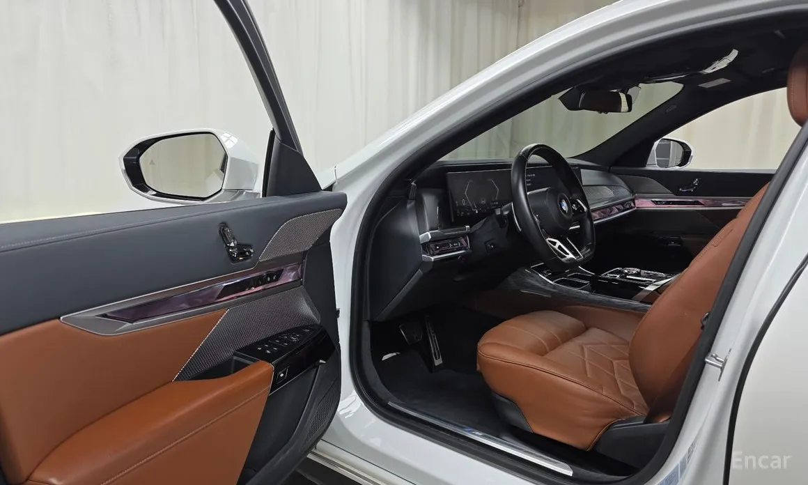 Фото 10 - BMW 7 Series