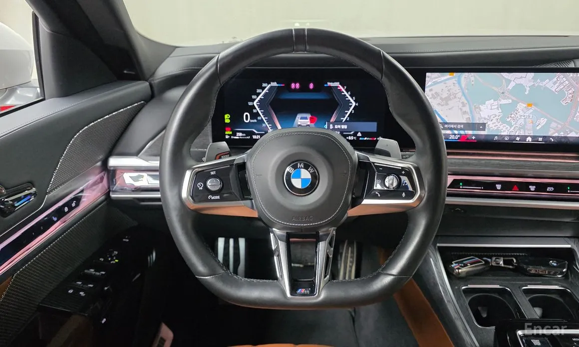 Фото 13 - BMW 7 Series