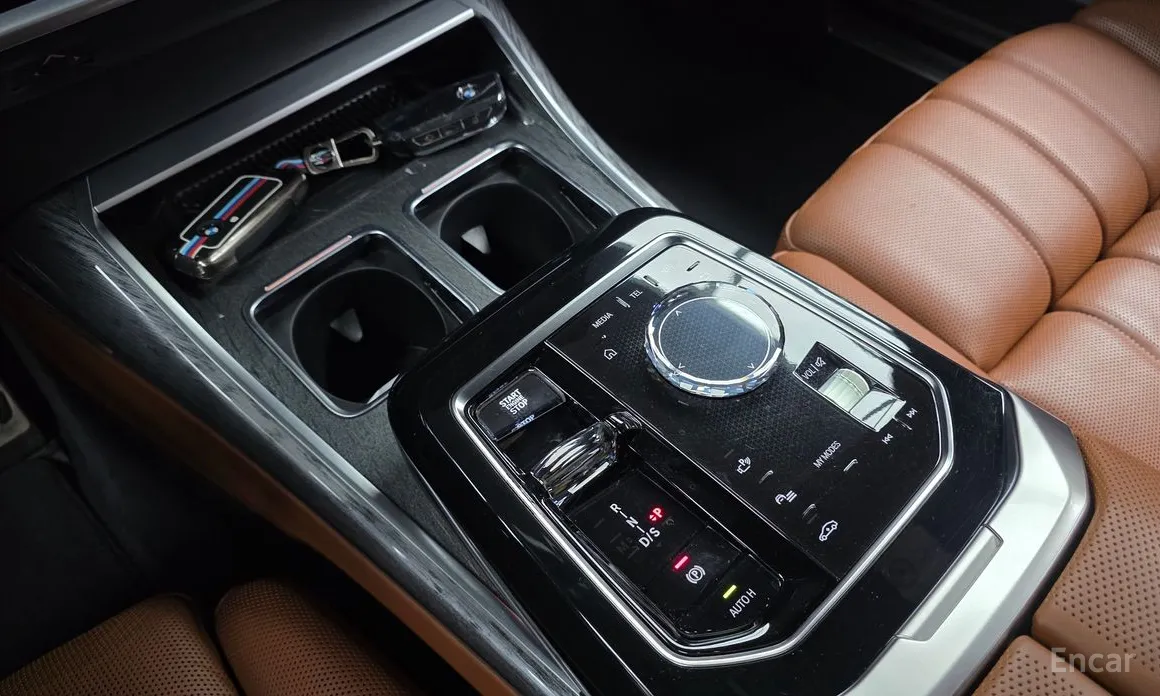 Фото 9 - BMW 7 Series