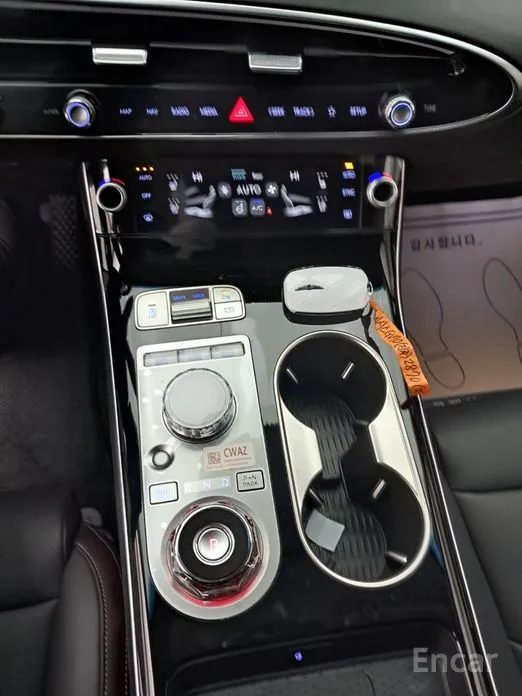 Фото 13 - Genesis GV70