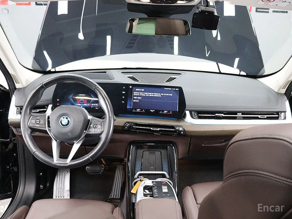 Фото 14 - BMW iX1