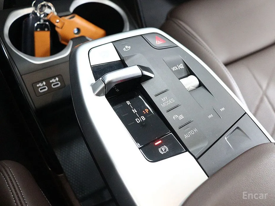 Фото 8 - BMW iX1