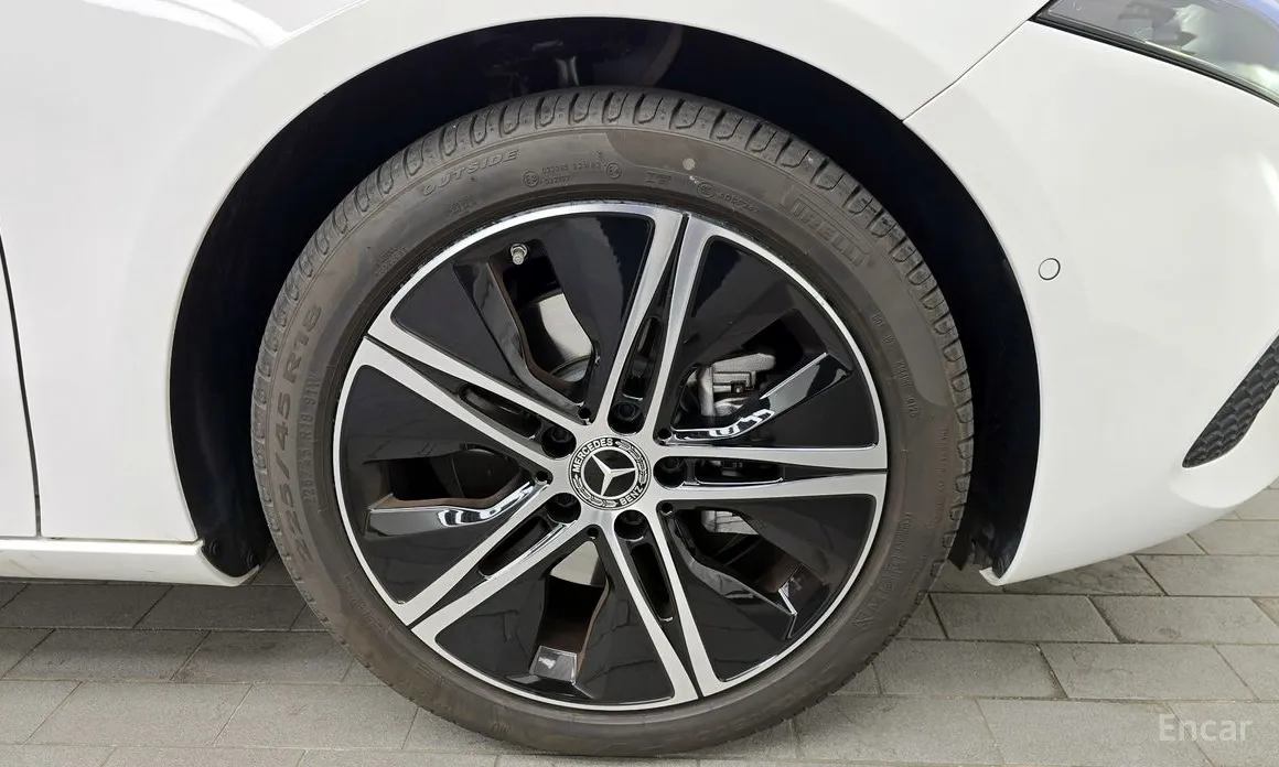 Фото 5 - Mercedes-Benz A-Class