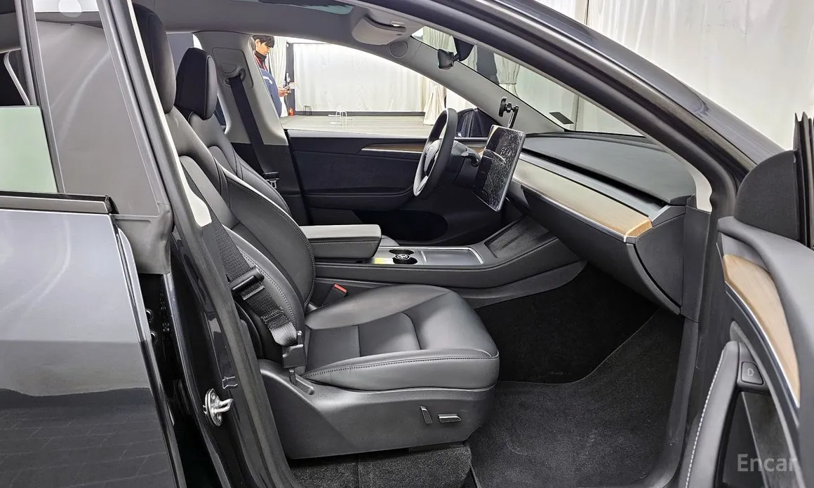 Фото 11 - Tesla Model Y