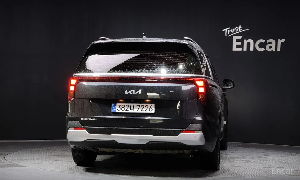 Фото 4 - Kia Carnival