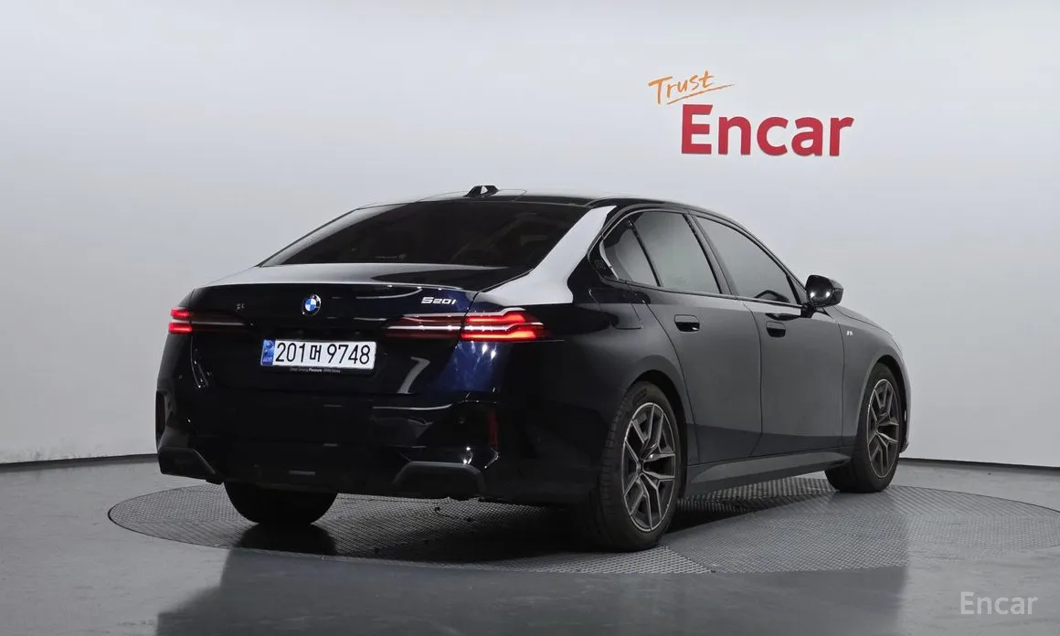 Фото 2 - BMW 5 Series