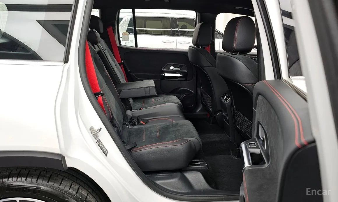 Фото 12 - Mercedes-Benz GLB-Class