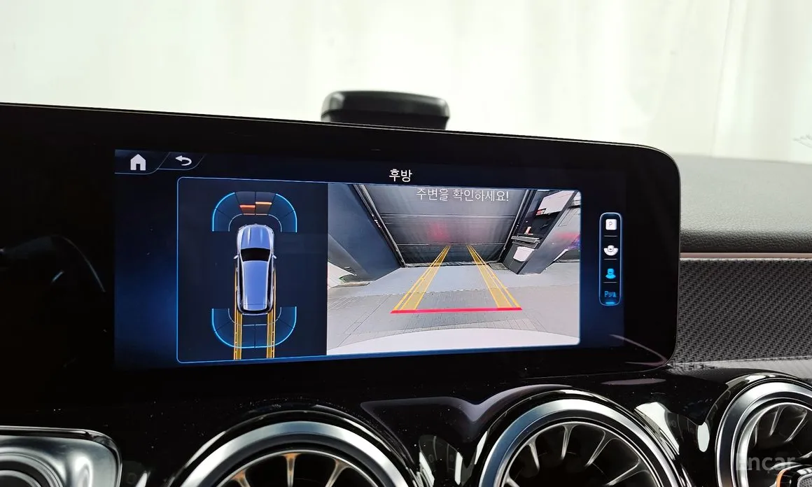 Фото 15 - Mercedes-Benz GLB-Class