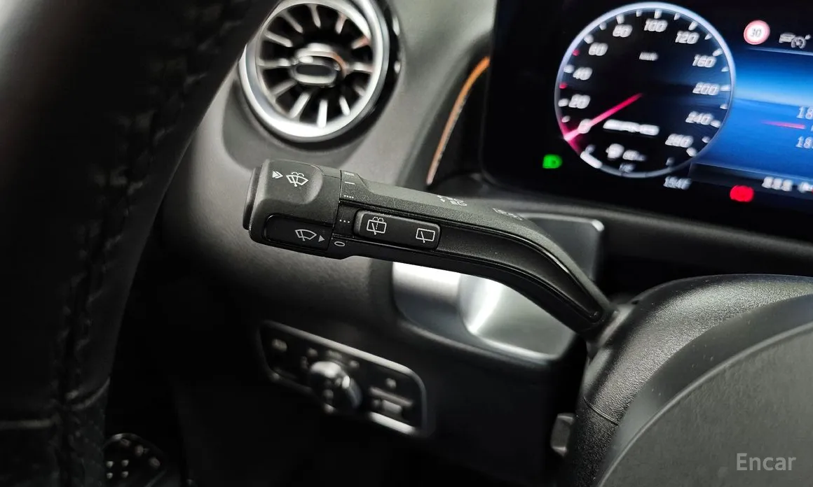 Фото 17 - Mercedes-Benz GLB-Class