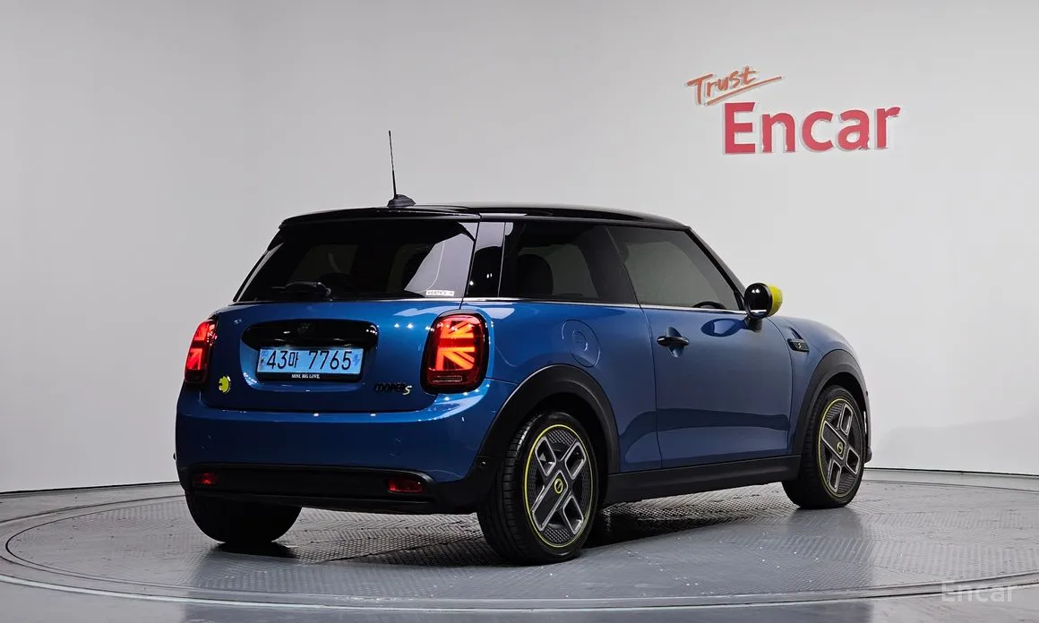 Фото 2 - Mini Cooper