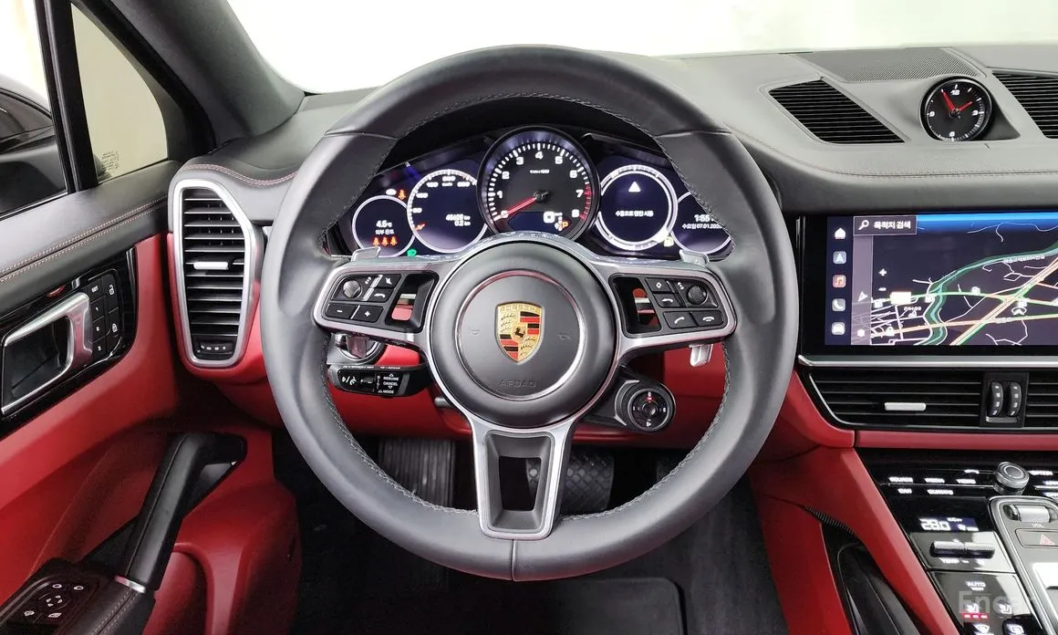 Фото 13 - Porsche Cayenne