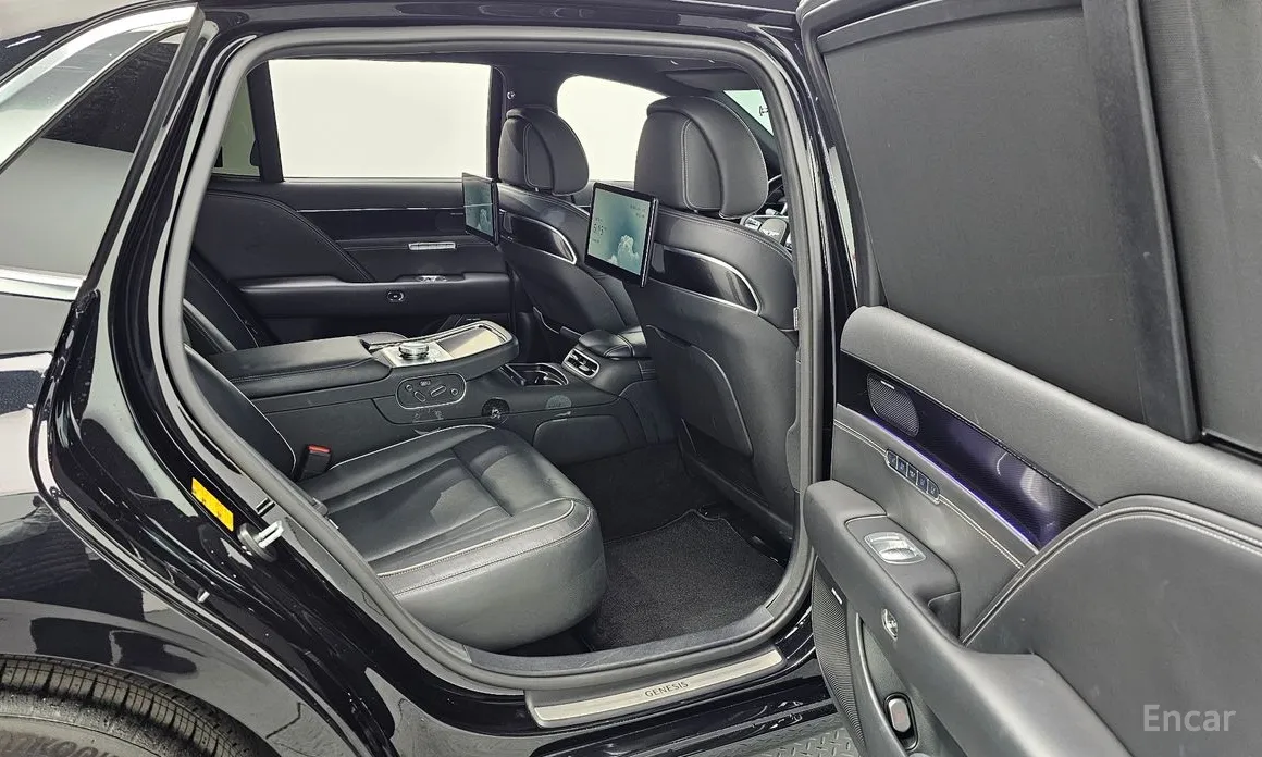 Фото 12 - Genesis G90