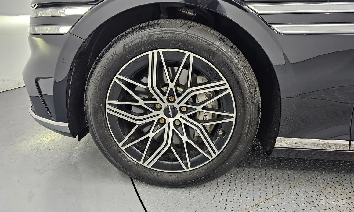 Фото 5 - Genesis G90