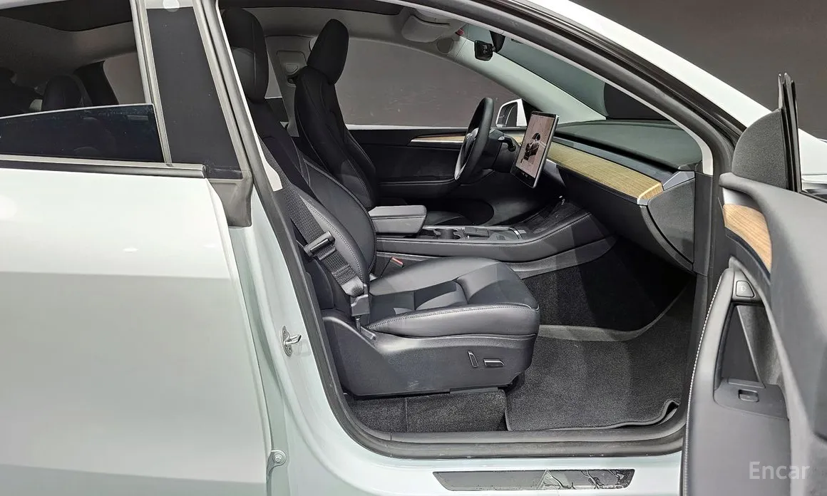 Фото 10 - Tesla Model Y