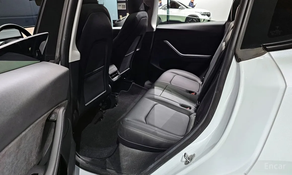 Фото 12 - Tesla Model Y