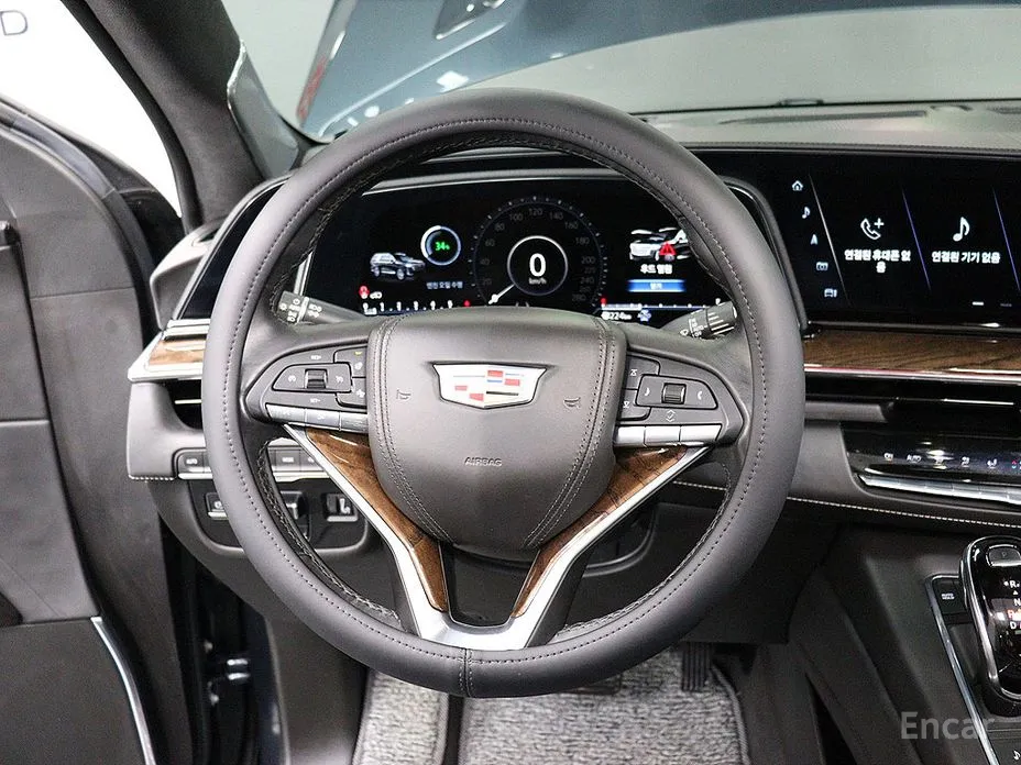 Фото 13 - Cadillac Escalade