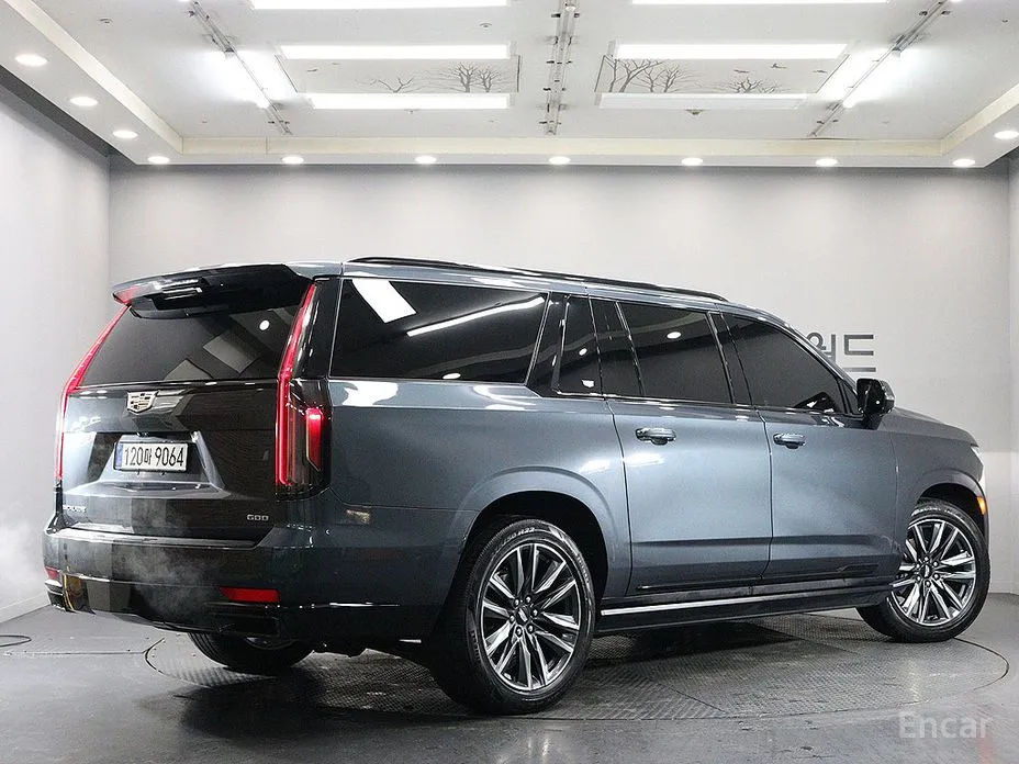 Фото 4 - Cadillac Escalade