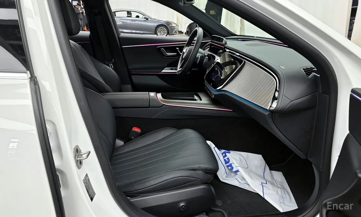 Фото 11 - Mercedes-Benz E-Class