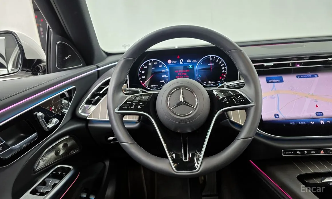 Фото 13 - Mercedes-Benz E-Class