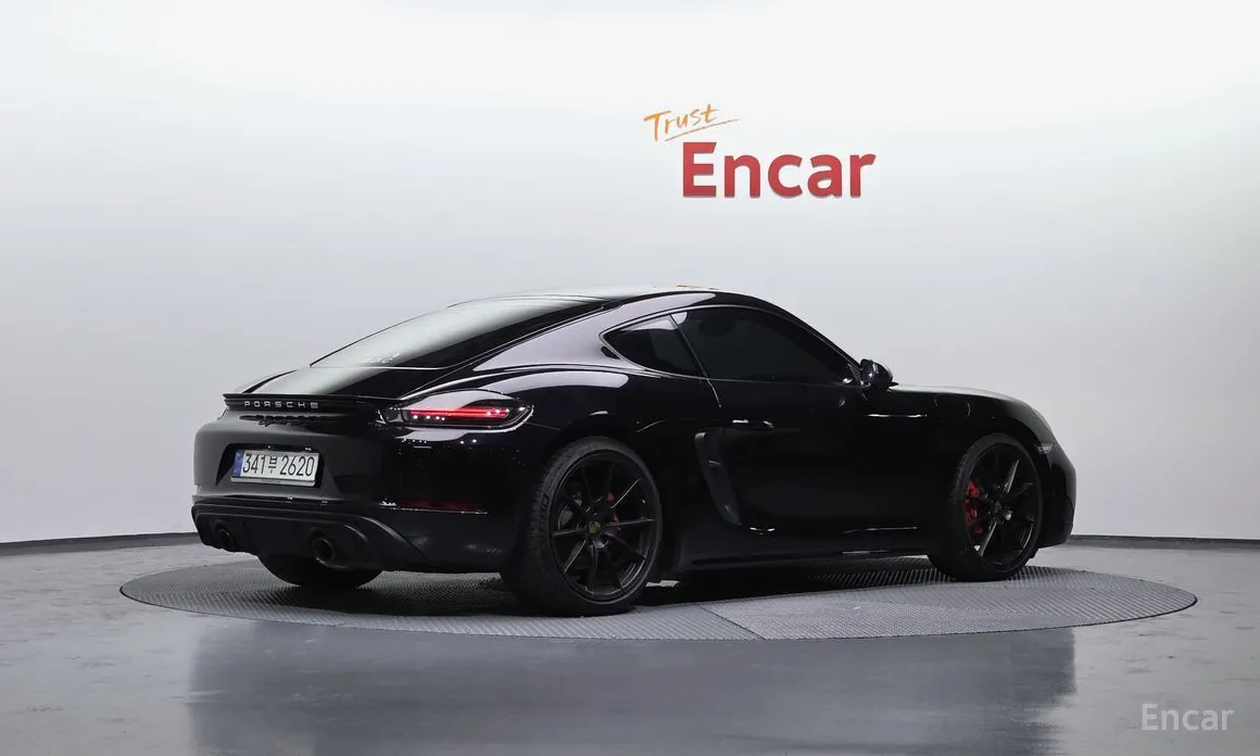 Фото 2 - Porsche 718