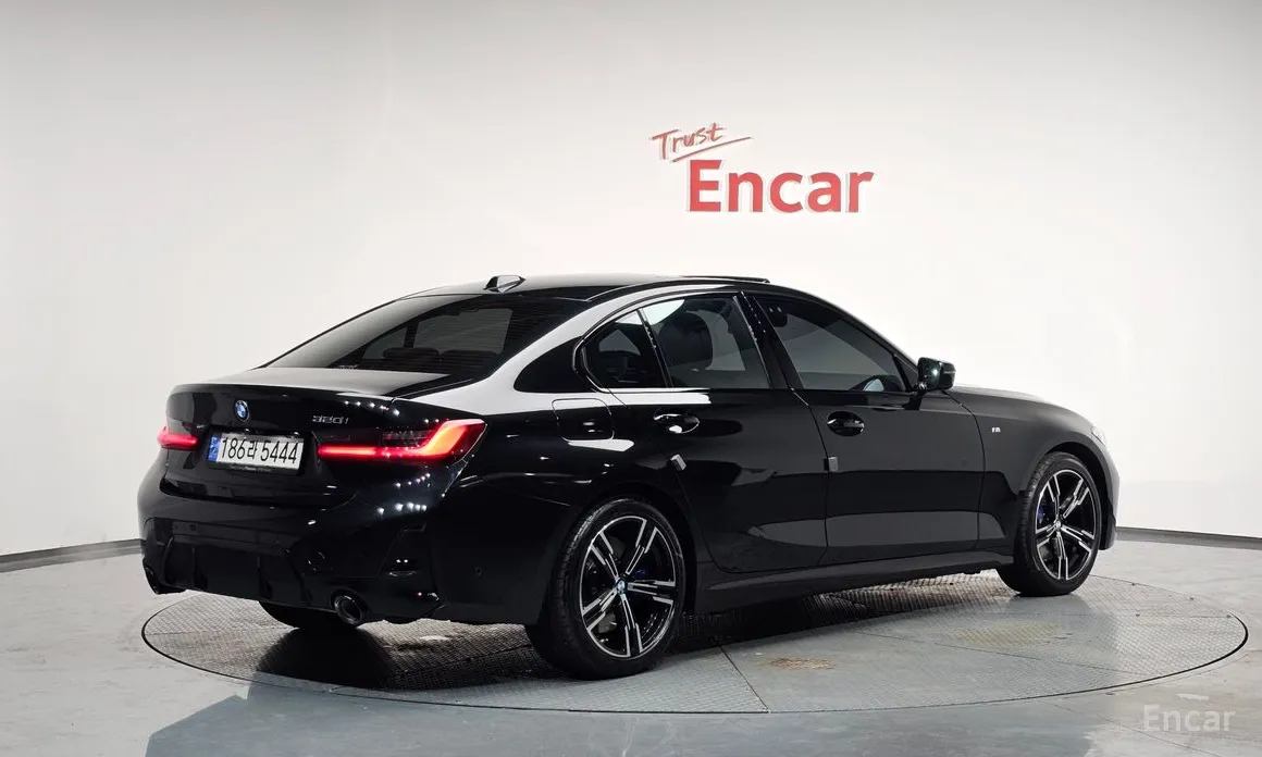 Photo 2 - BMW 3 Series