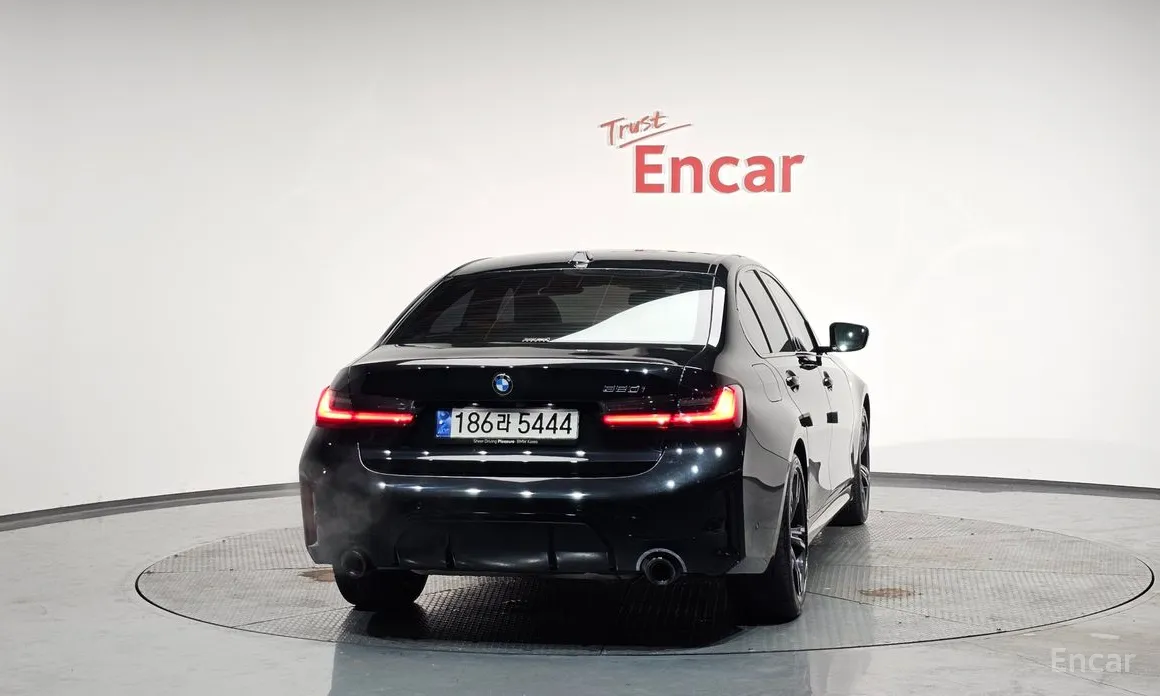 Photo 4 - BMW 3 Series