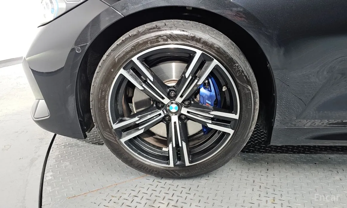 Photo 5 - BMW 3 Series