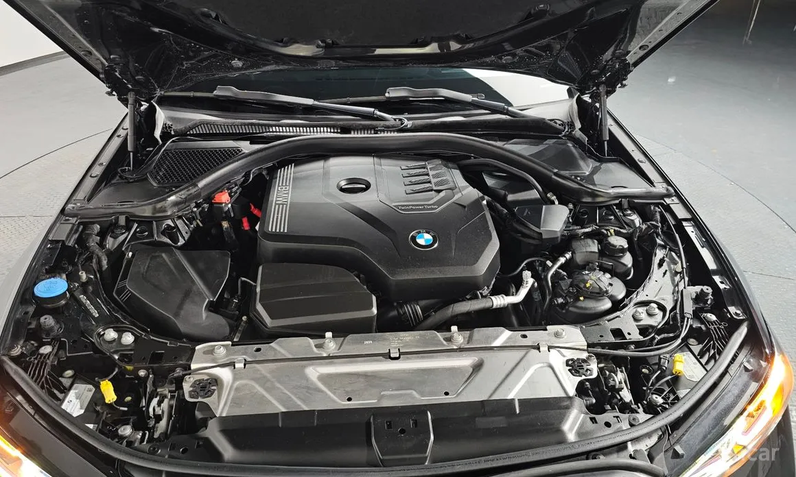 Photo 6 - BMW 3 Series