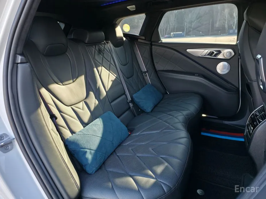 Фото 16 - BMW XM