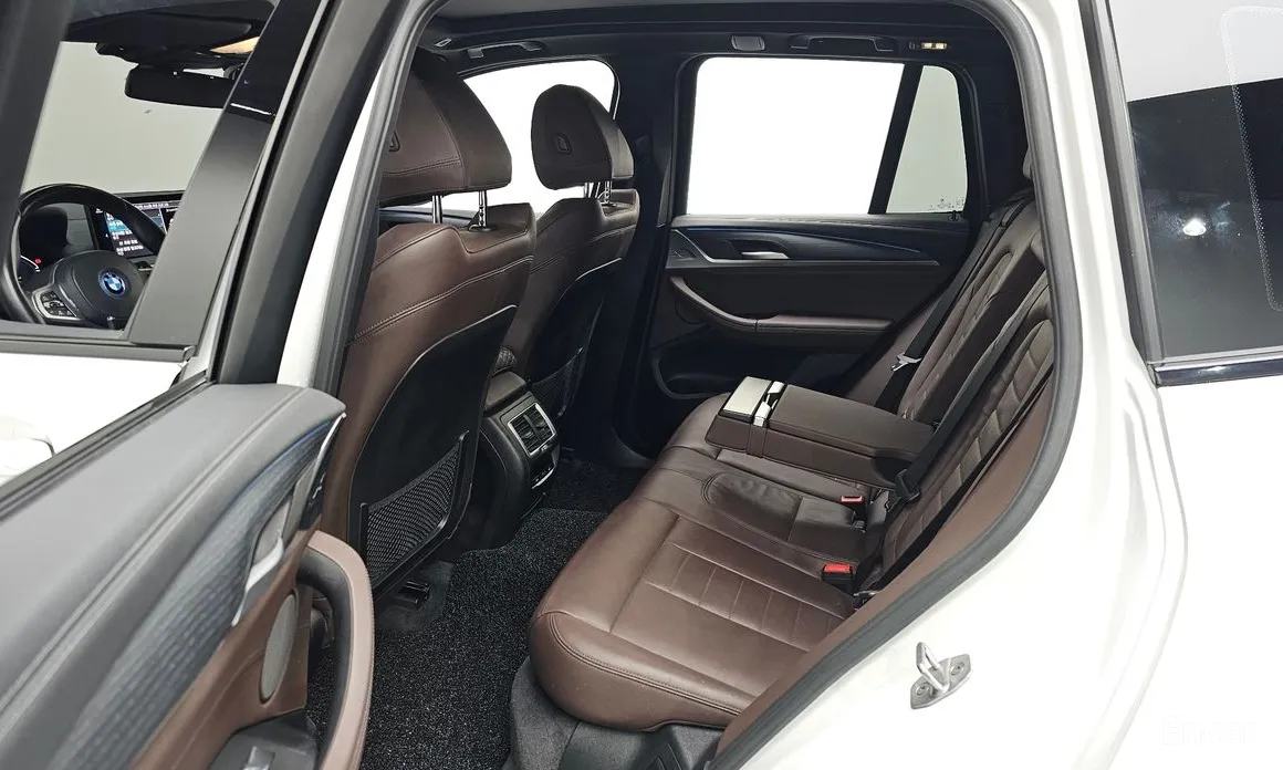 Фото 11 - BMW iX3