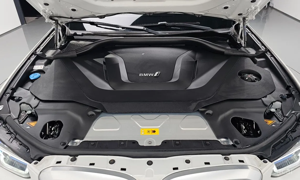 Фото 6 - BMW iX3