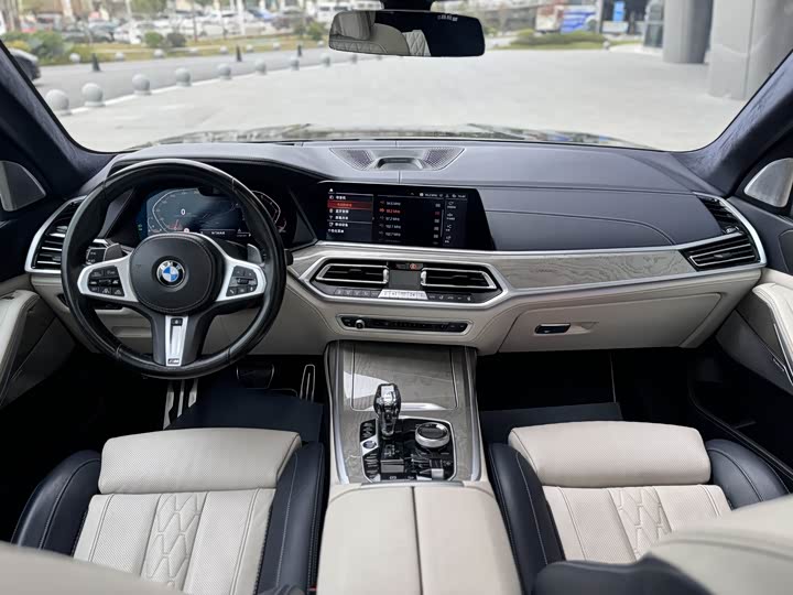 Фото 6 - BMW X7