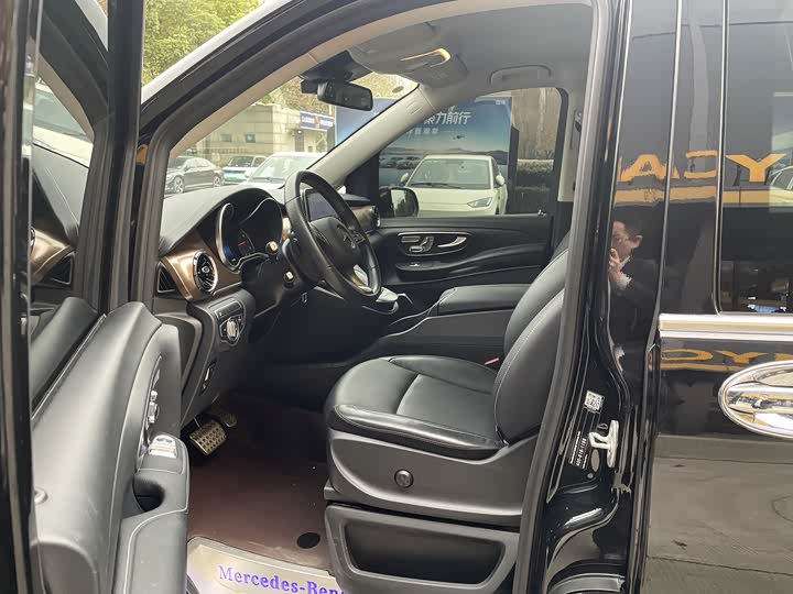 Фото 3 - Mercedes-Benz V-Class