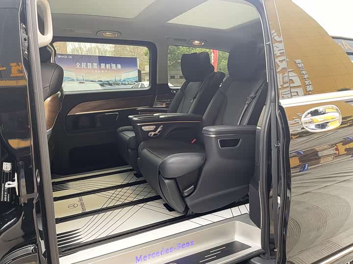 Фото 4 - Mercedes-Benz V-Class