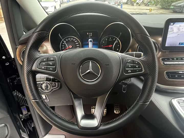 Фото 5 - Mercedes-Benz V-Class