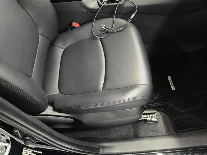 Фото 8 - Toyota RAV4