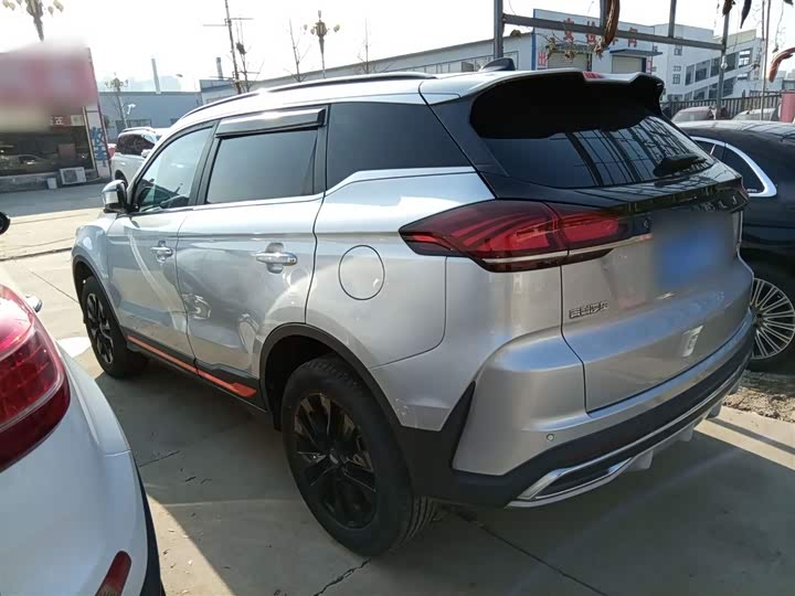 Фото 5 - Geely Atlas