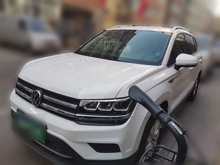 Фото 1 - Volkswagen Tharu