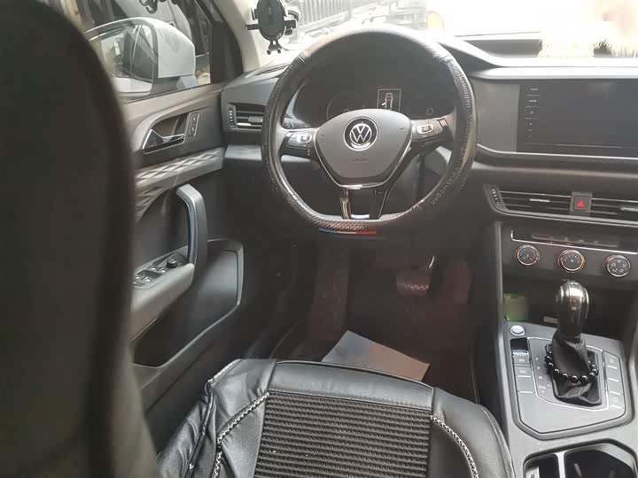 Фото 3 - Volkswagen Tharu