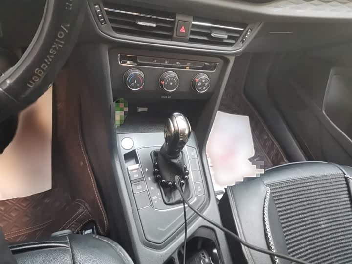 Фото 7 - Volkswagen Tharu