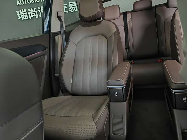 Фото 7 - Volkswagen Viloran