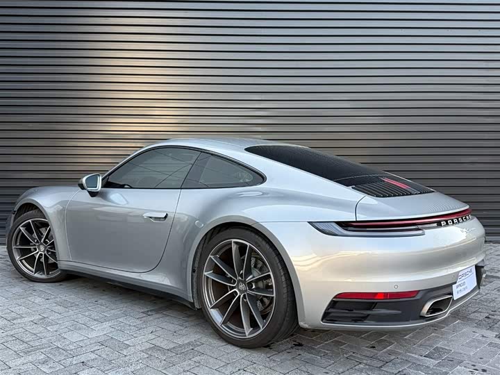 Фото 4 - Porsche 911