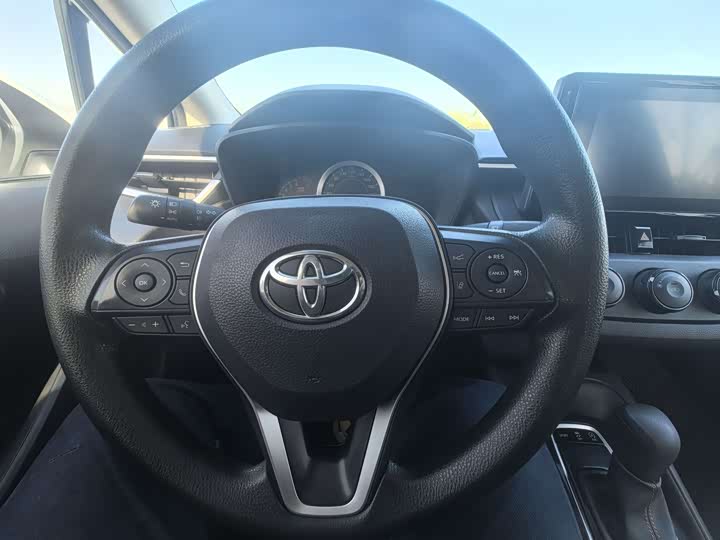 Фото 9 - Toyota Corolla